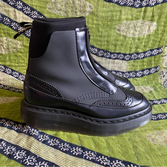 NWOB Rare Dr. Martens Black Jemison Wingtip Zip Up Wedge Combat Boots Size 6 - Picture 4 of 16
